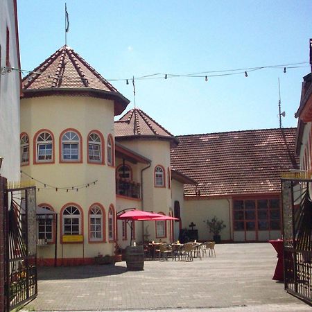 Weinschloesschen Im Weingut Roos Hotel Ilbesheim Bagian luar foto