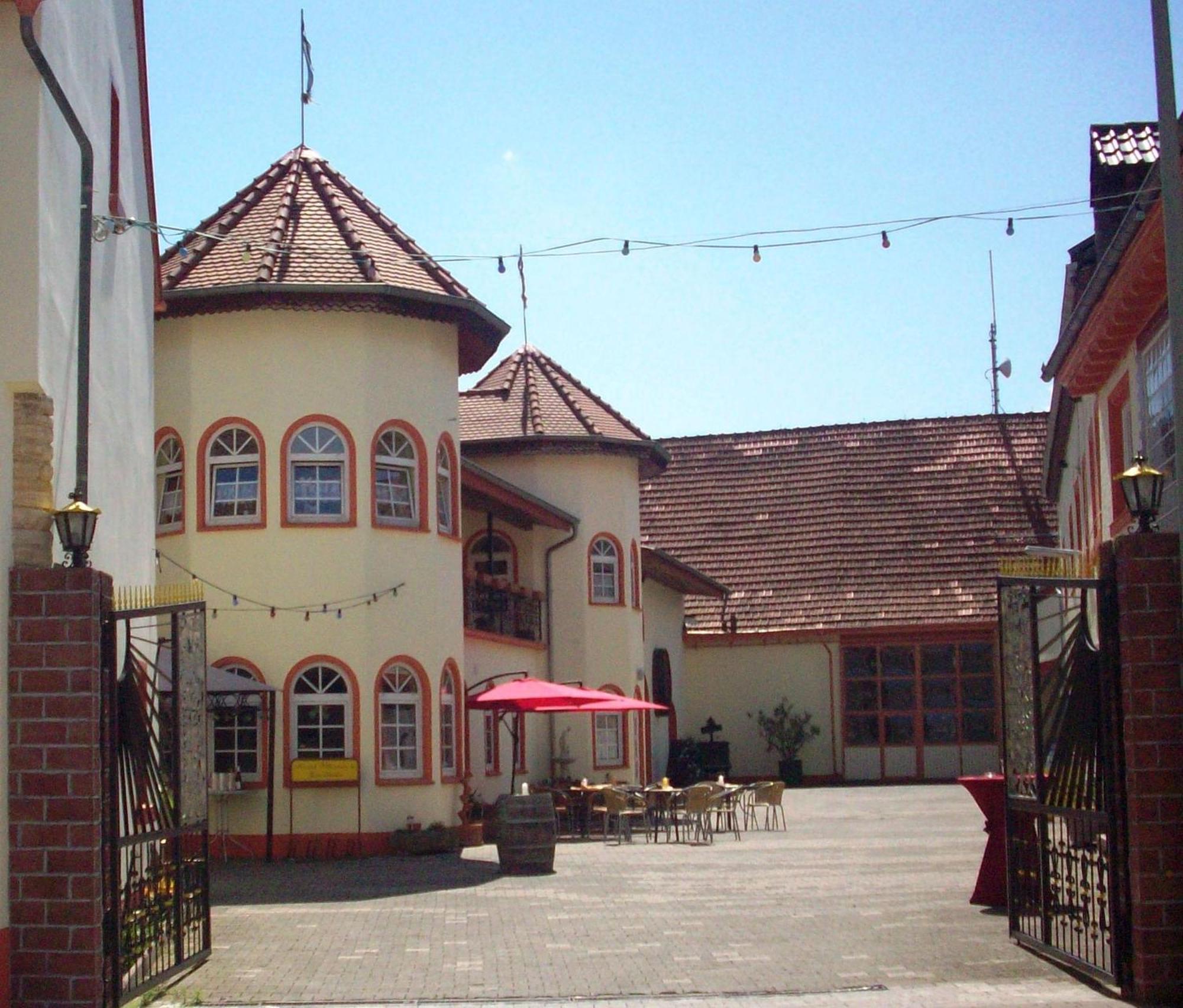 Weinschloesschen Im Weingut Roos Hotel Ilbesheim Bagian luar foto