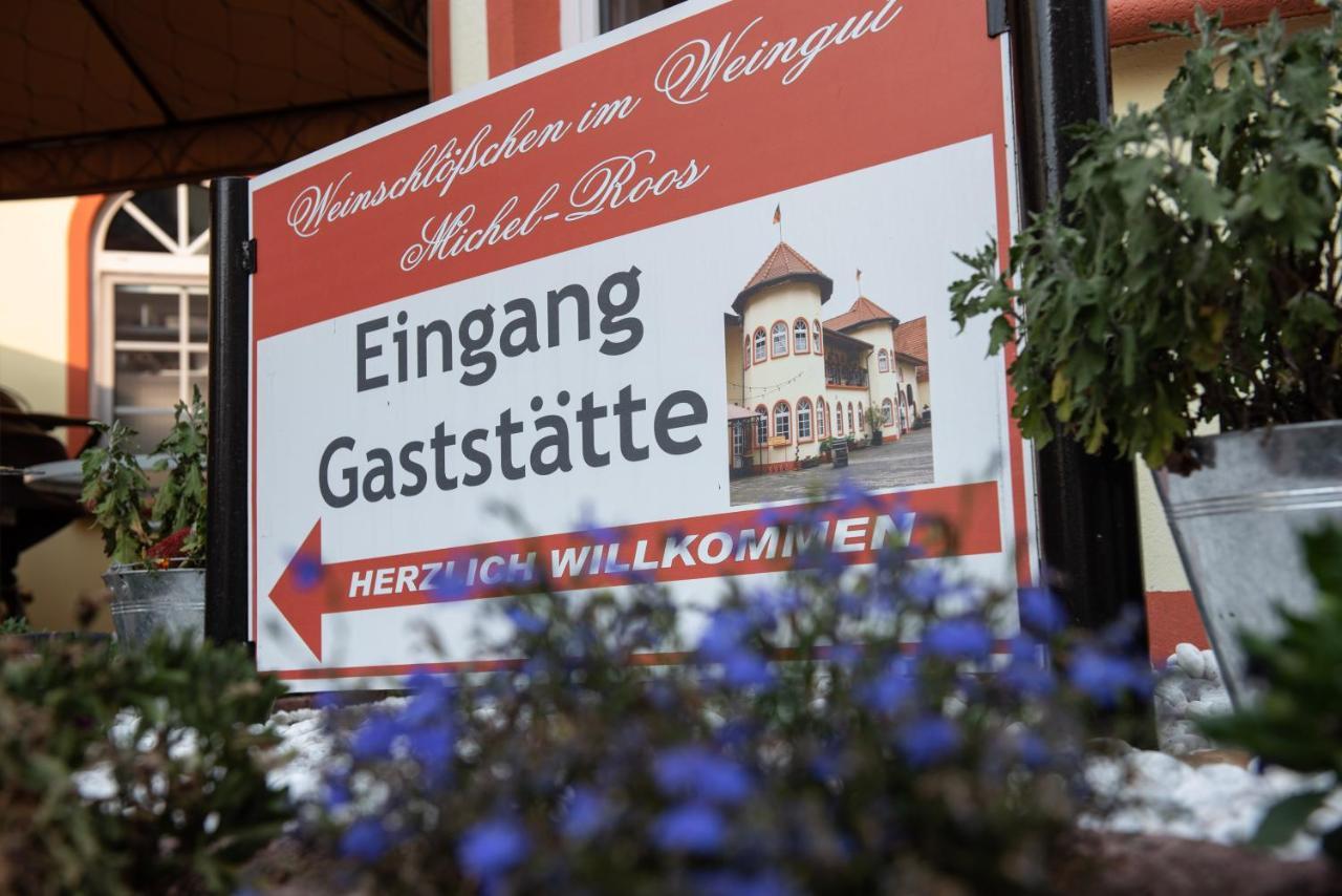 Weinschloesschen Im Weingut Roos Hotel Ilbesheim Bagian luar foto