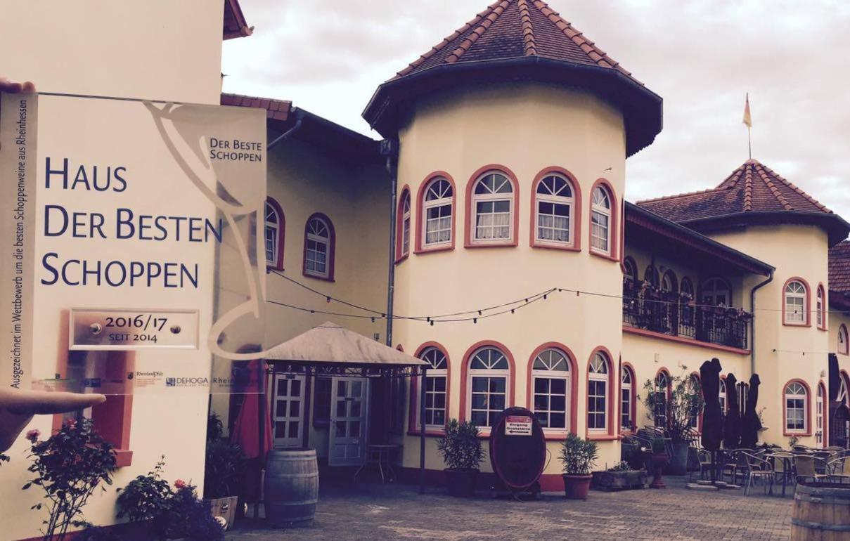 Weinschloesschen Im Weingut Roos Hotel Ilbesheim Bagian luar foto