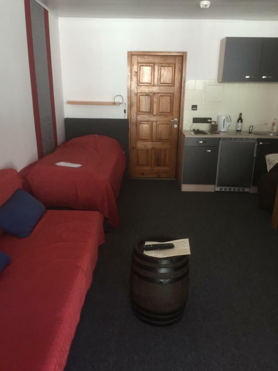 Weinschloesschen Im Weingut Roos Hotel Ilbesheim Bagian luar foto